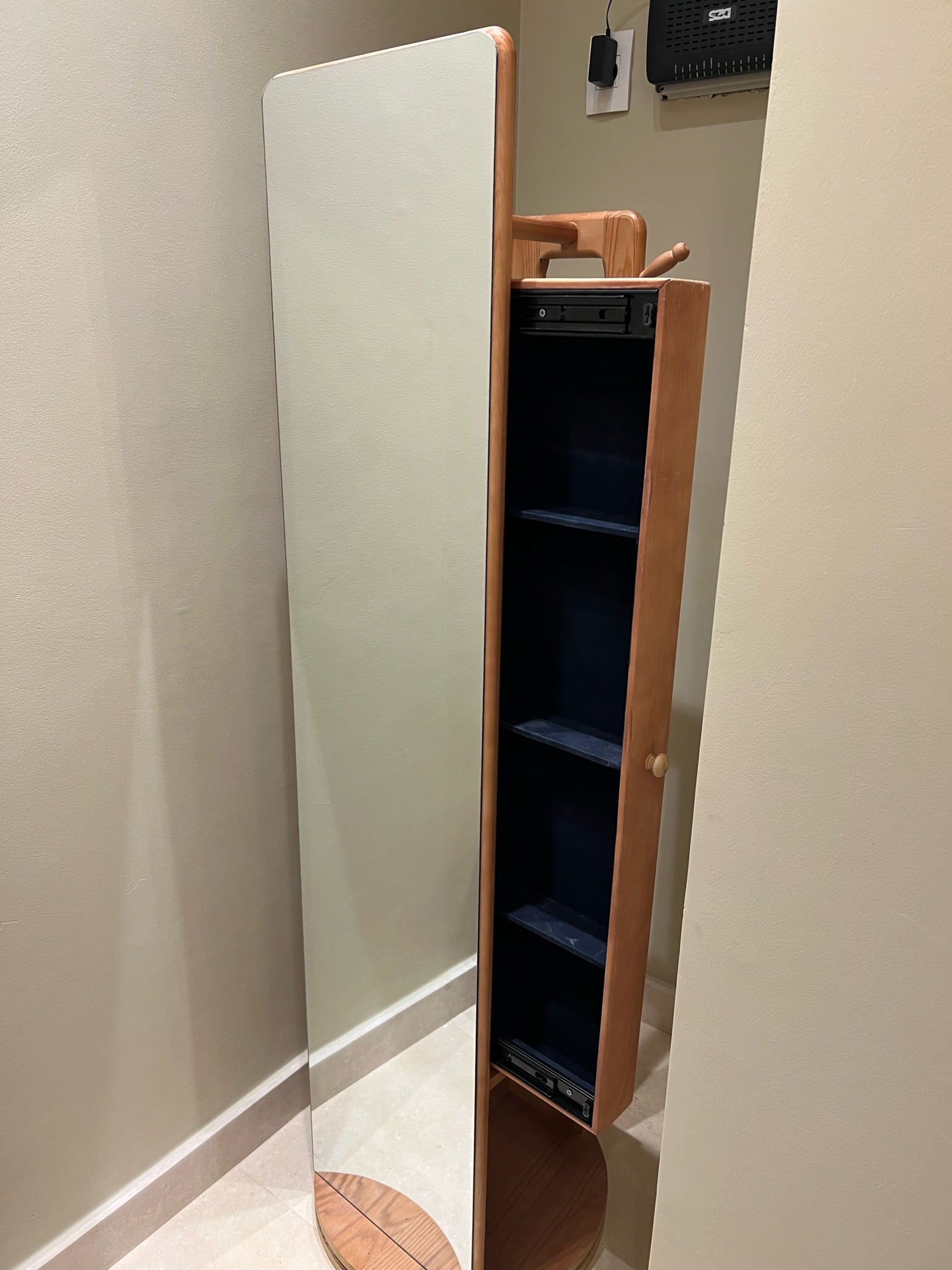 Armoire