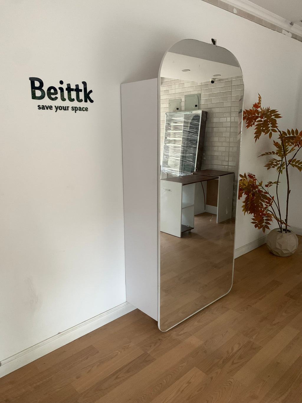 Shoe cabinet with mirror and bench
