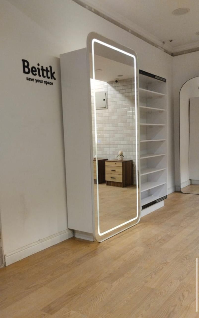 Shoe cabinet with mirror and bench