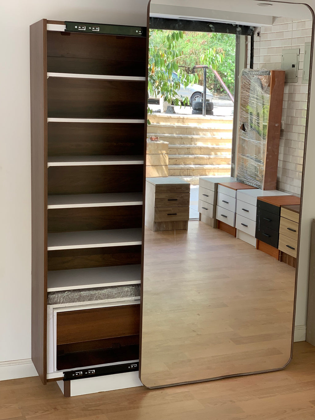 Shoe cabinet with mirror and bench