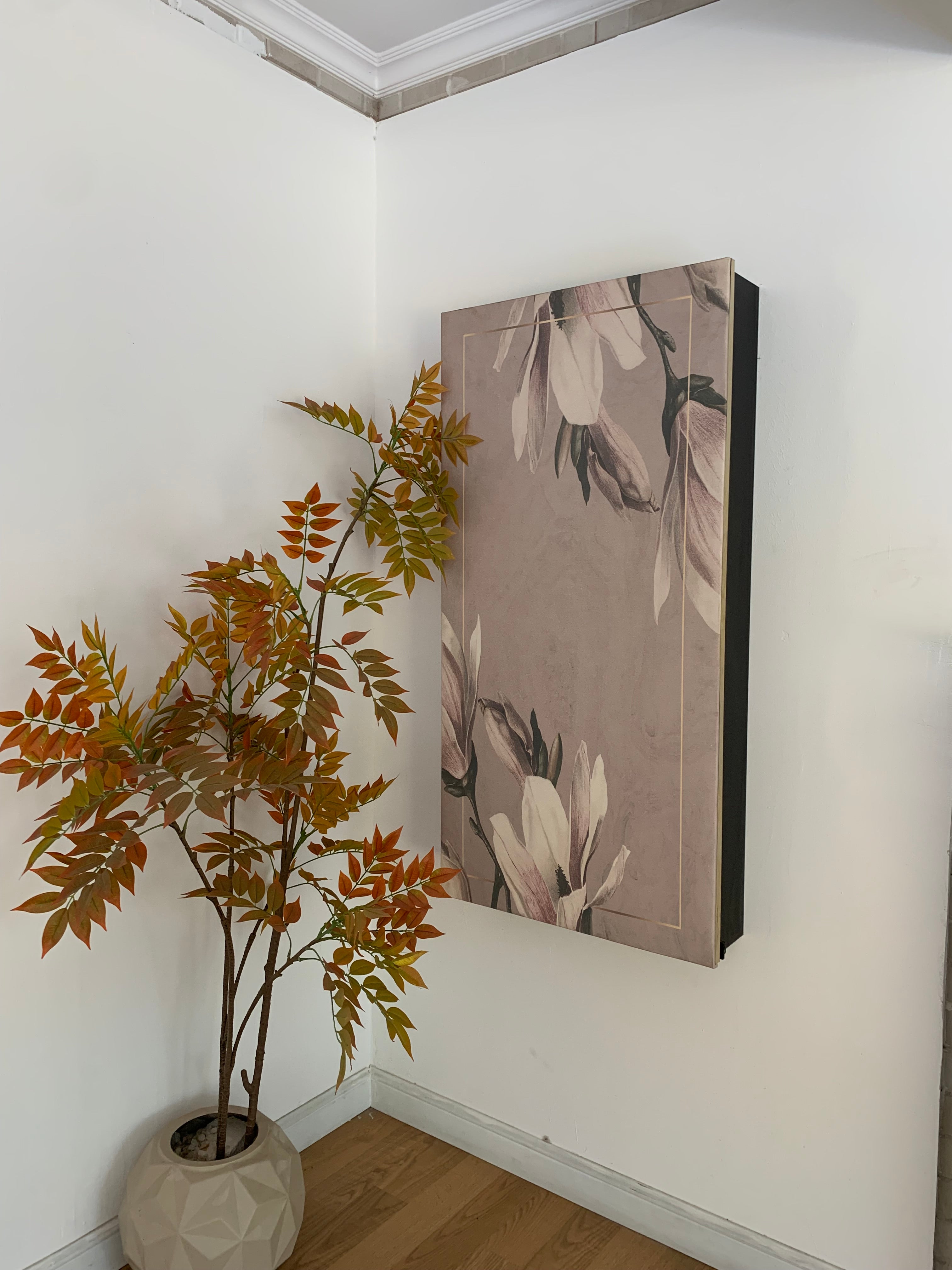Ironing wall unit with mirror