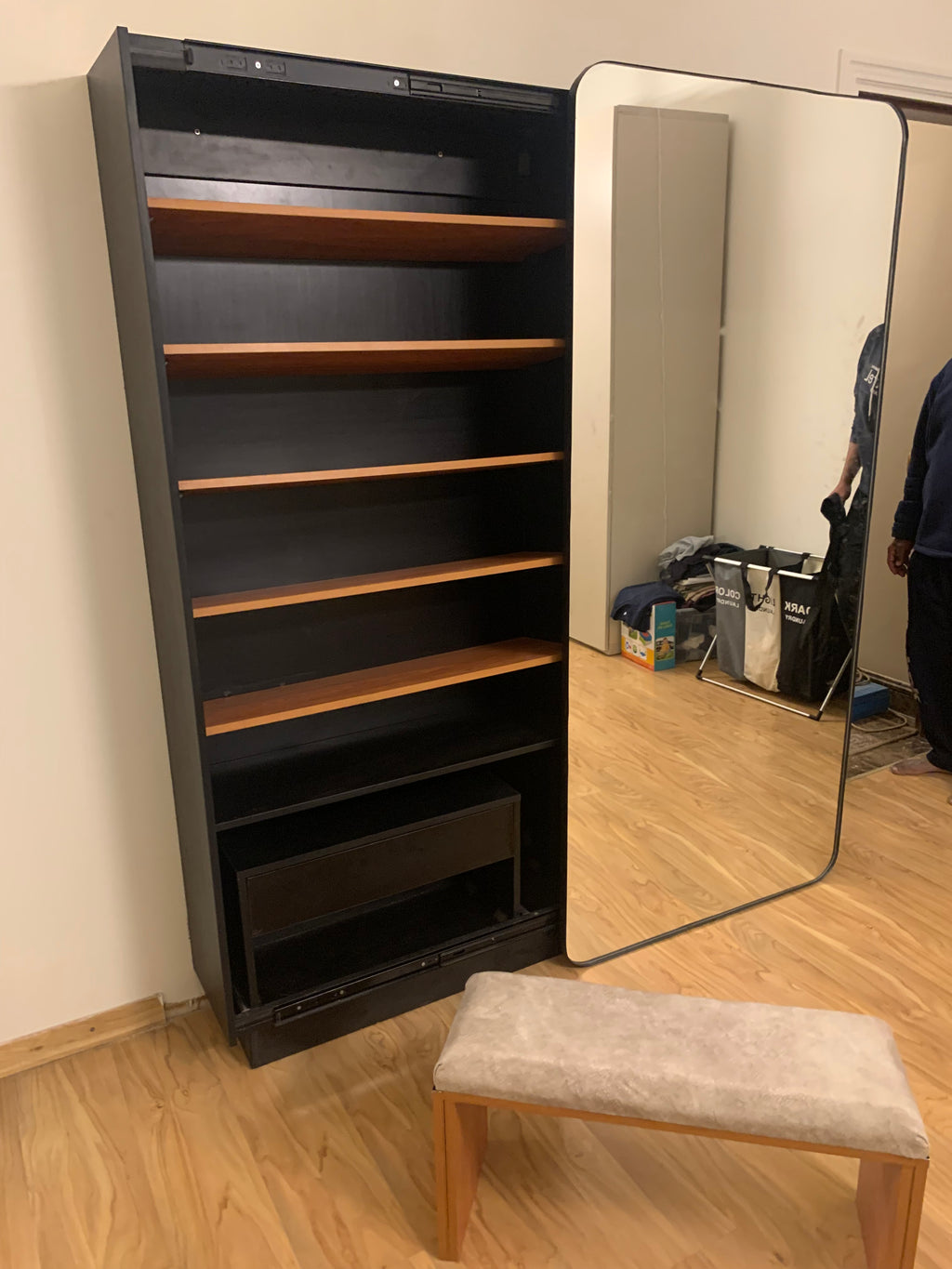 Shoe cabinet with mirror and bench