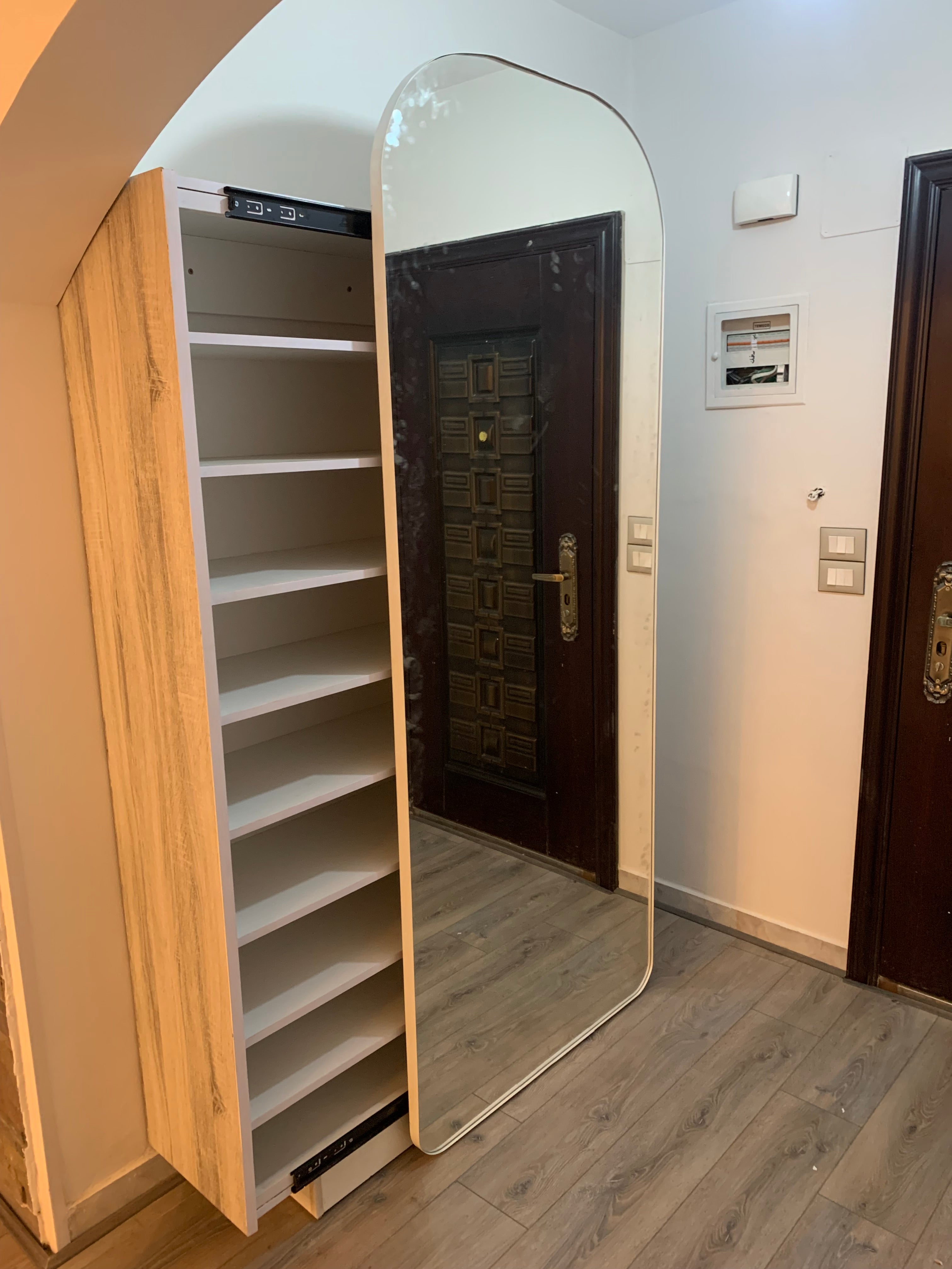 Shoe cabinet with mirror and bench