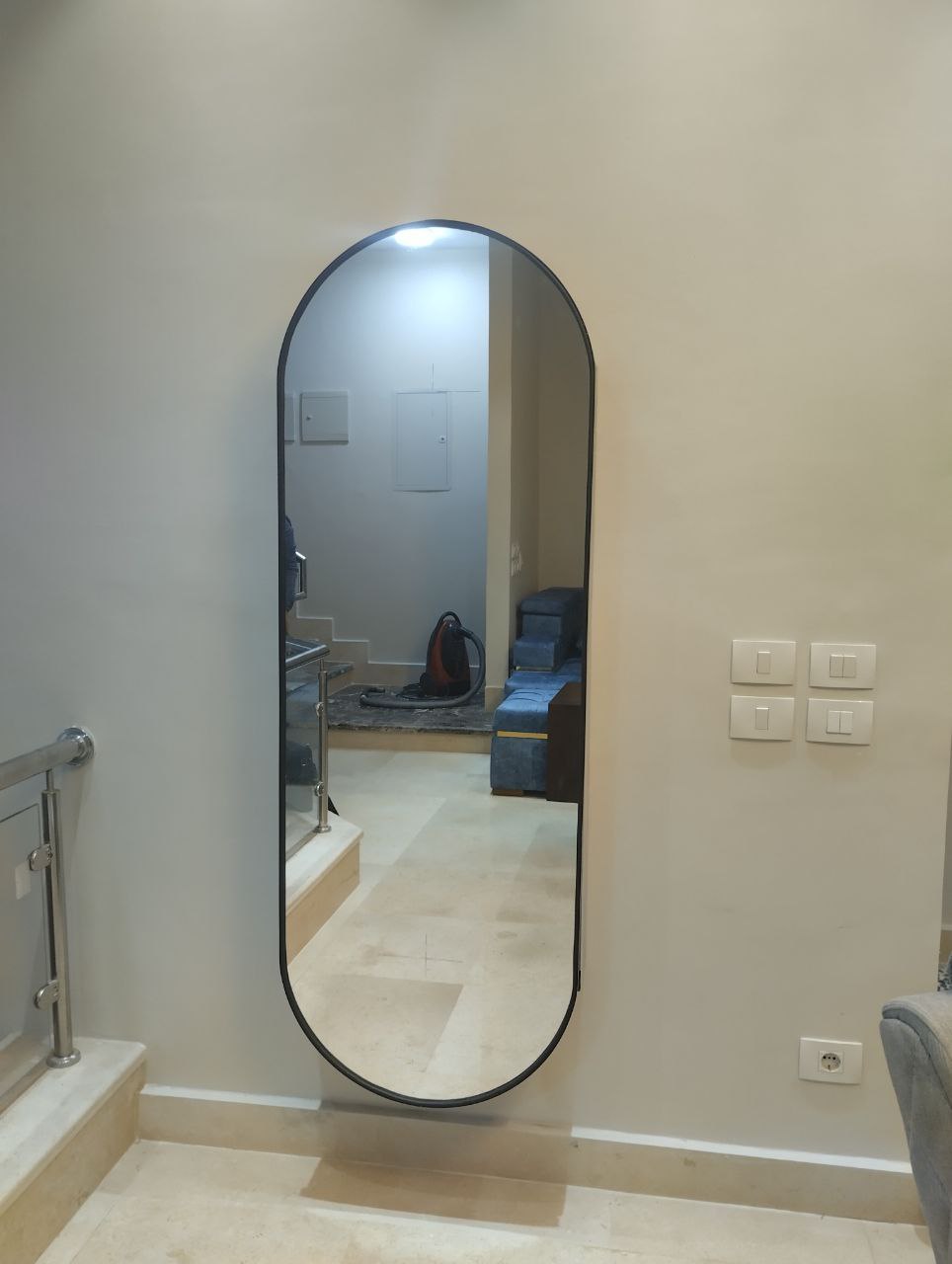 Ironing wall unit with mirror