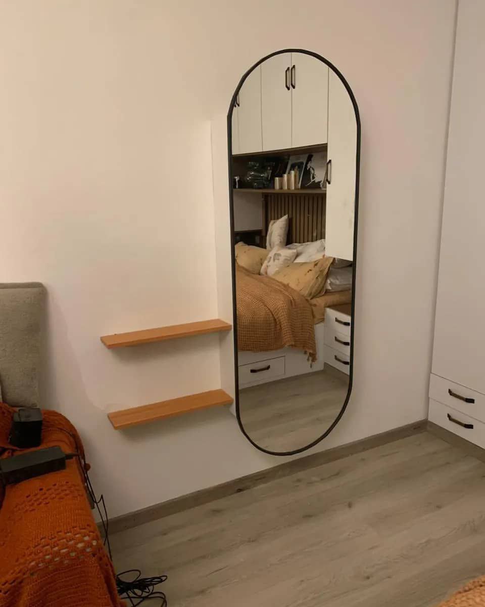 Ironing wall unit with mirror