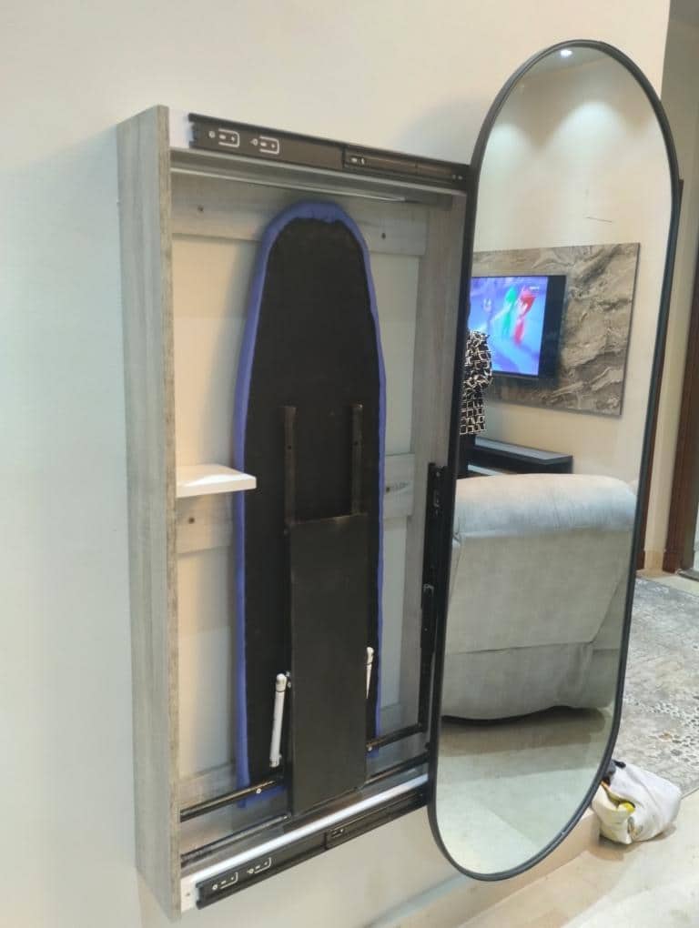 Ironing wall unit with mirror