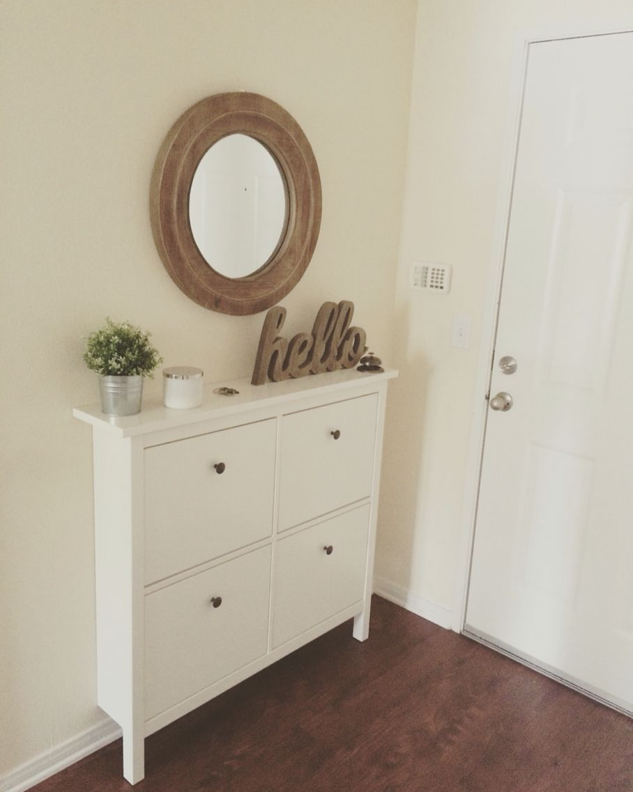 Shoe cabinet